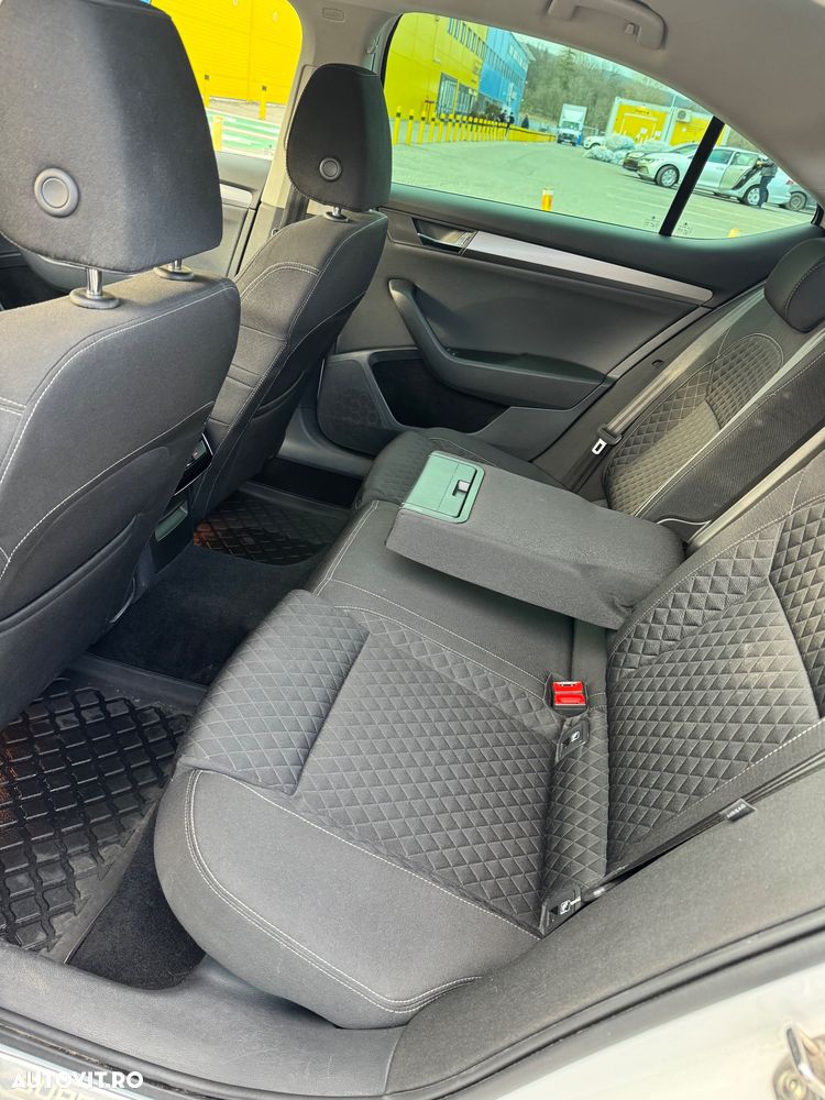 Skoda Superb 1.6 TDI DSG Ambition - 20