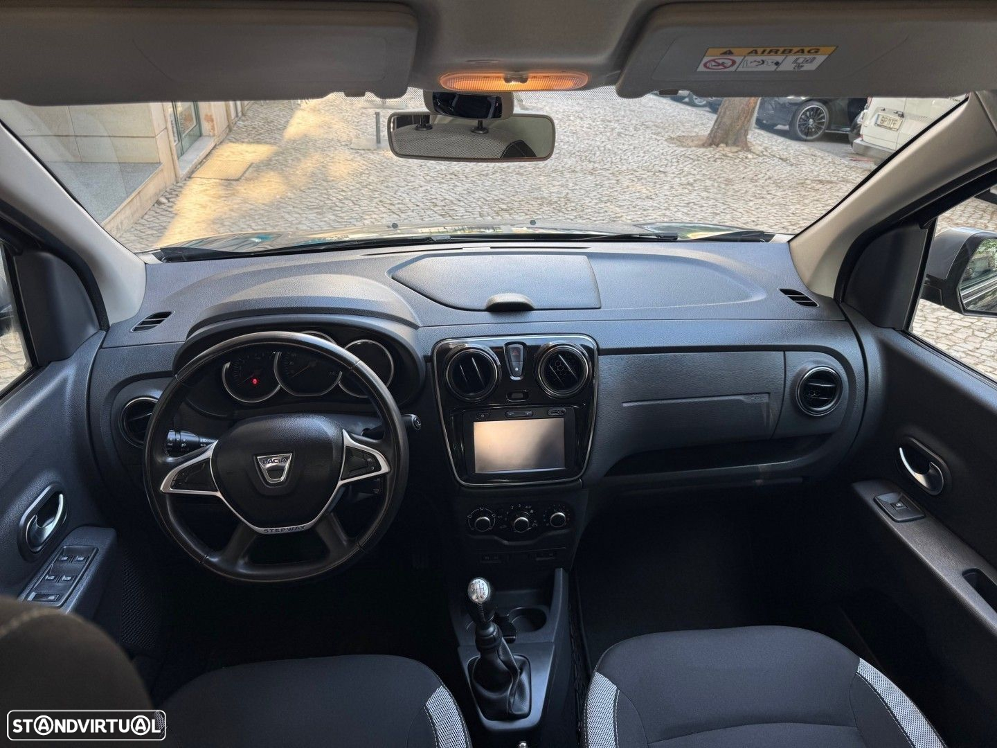 Dacia Lodgy 1.5 Blue dCi Stepway 7L - 8