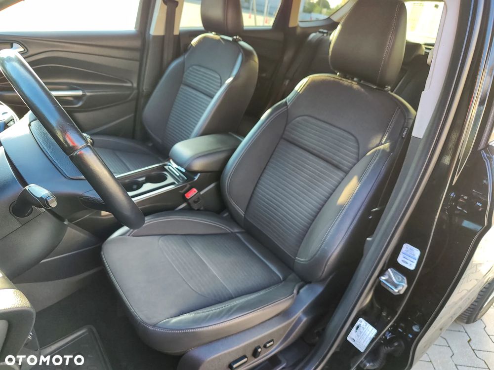 Ford Kuga 2.0 TDCi 4x4 Titanium - 29