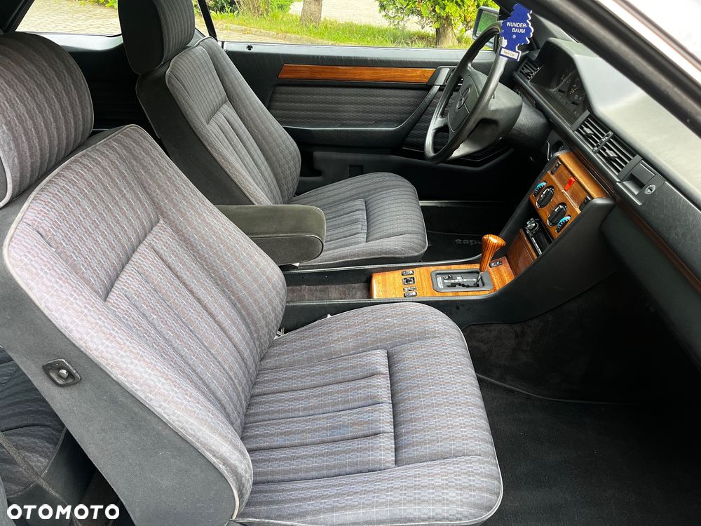Mercedes-Benz W124 (1984-1993) - 14