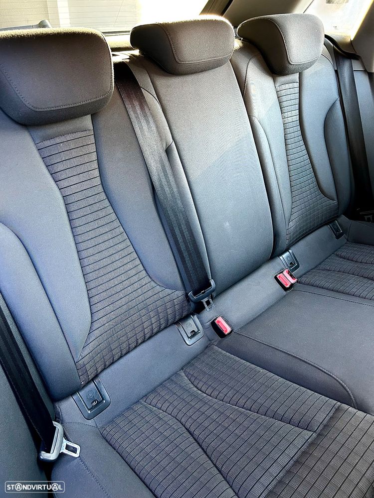 Audi A3 Sportback 1.6 TDI S-line S tronic - 24