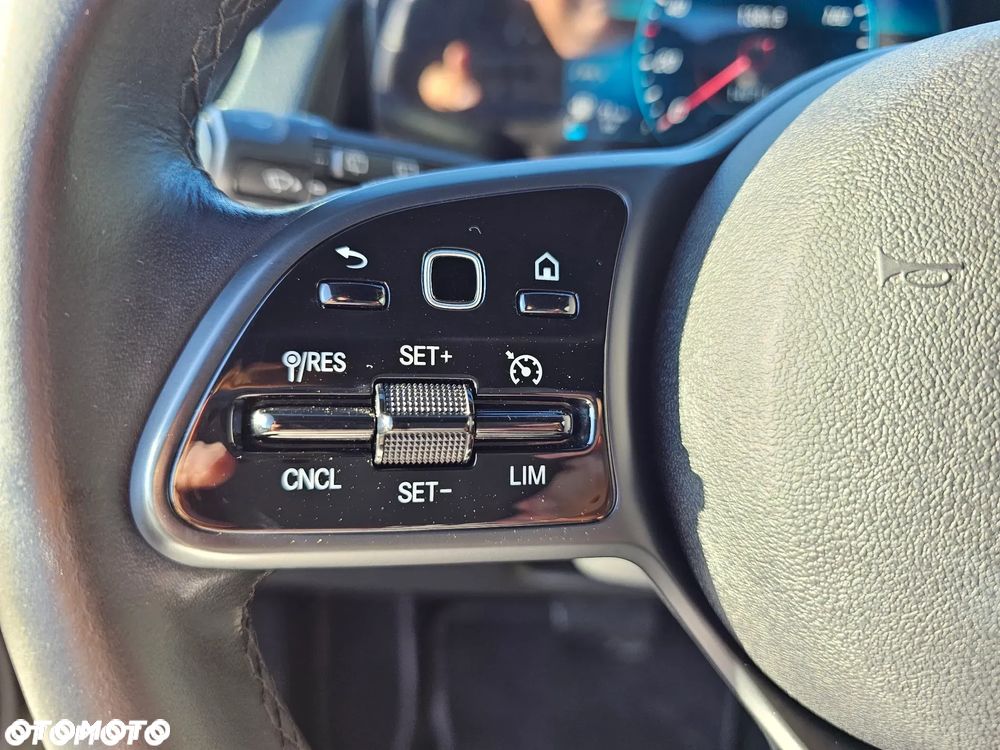 Mercedes-Benz GLB 200 AMG Line 7G-DCT - 26