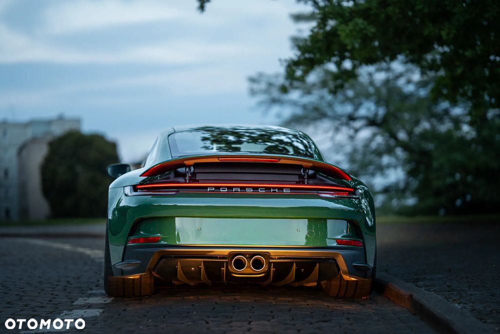 Porsche 911 GT3 Touring - 14