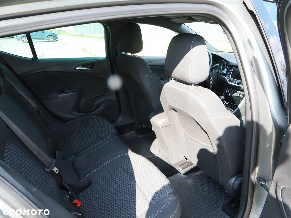 Opel Astra 1.6 T Dynamic S&S - 9
