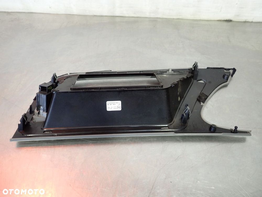 RAMKA WYŚWIETLACZA AUDI A4 B8 - 3