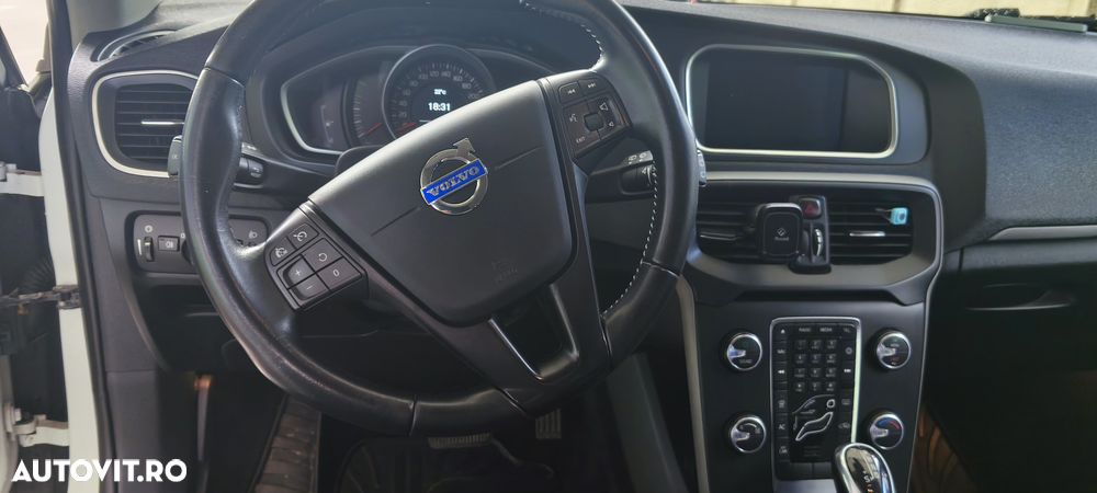 Volvo V40 D2 Aut. Momentum - 7