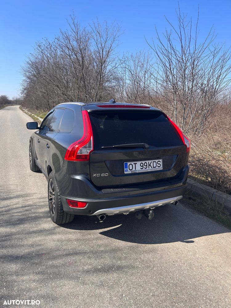 Volvo XC 60 D5 AWD Aut. Momentum - 2