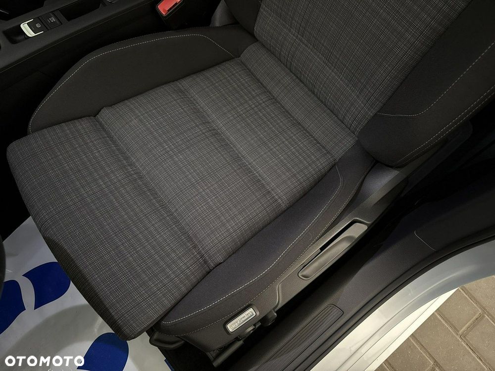 Volkswagen Passat - 18