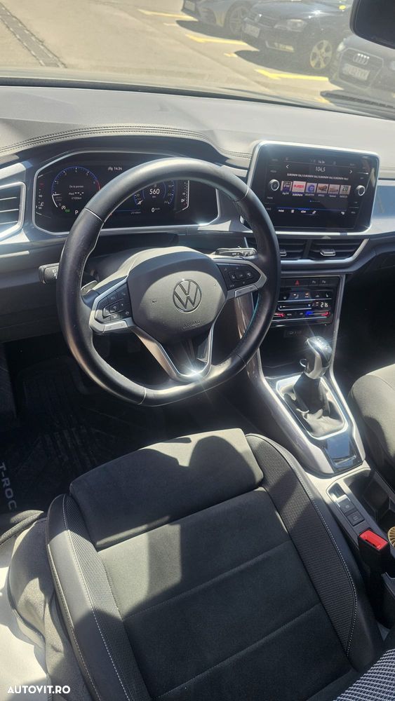 Volkswagen T-Roc - 9