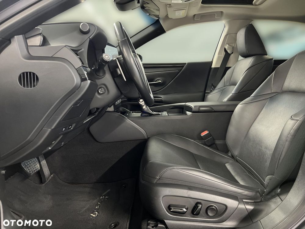 Lexus ES 300h Business Edition - 20