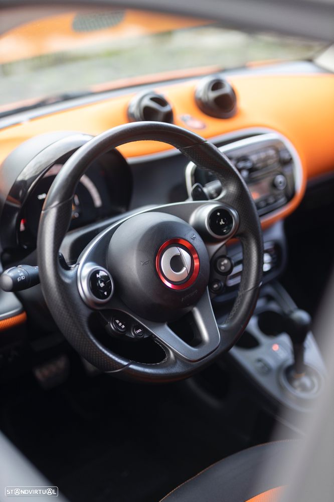 Smart ForTwo Coupé 1.0 mhd Passion 71 Softouch - 9