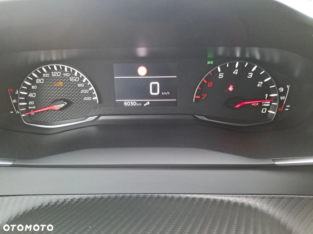 Peugeot 208 - 16