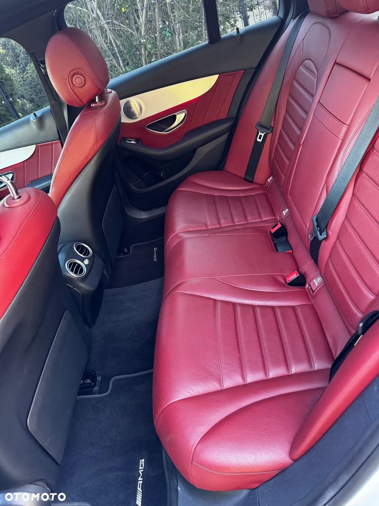 Mercedes-Benz Klasa C 300 9G-TRONIC AMG Line - 11