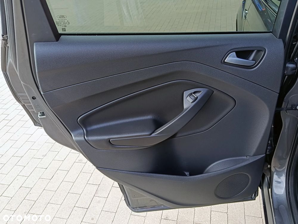 Ford Kuga - 31