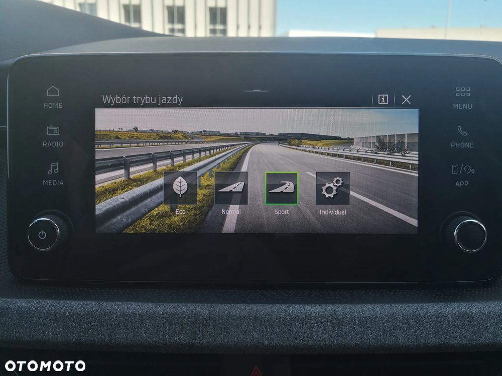 Skoda Scala 1.0 TSI Selection DSG - 24