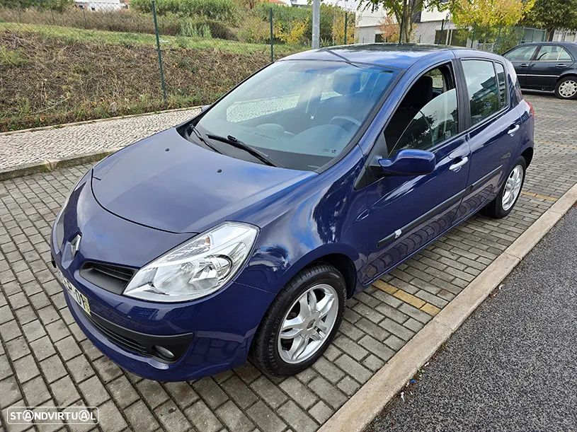 Renault Clio 1.2 16V Confort Dynamique - 1