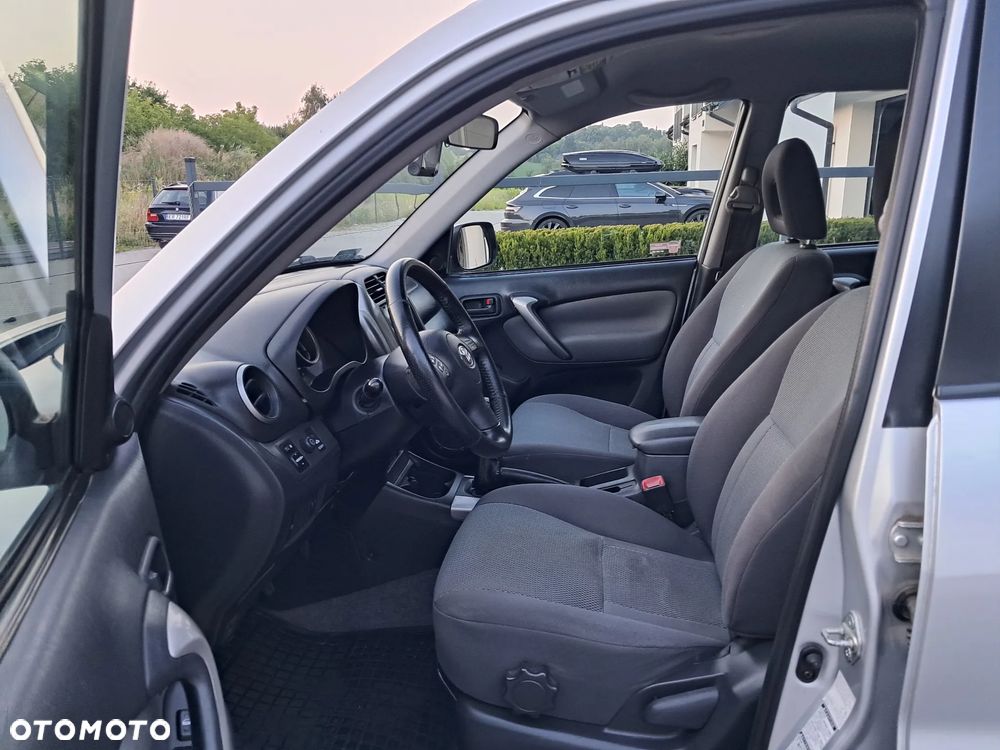 Toyota RAV4 2.0 VVT-i 4x4 - 22