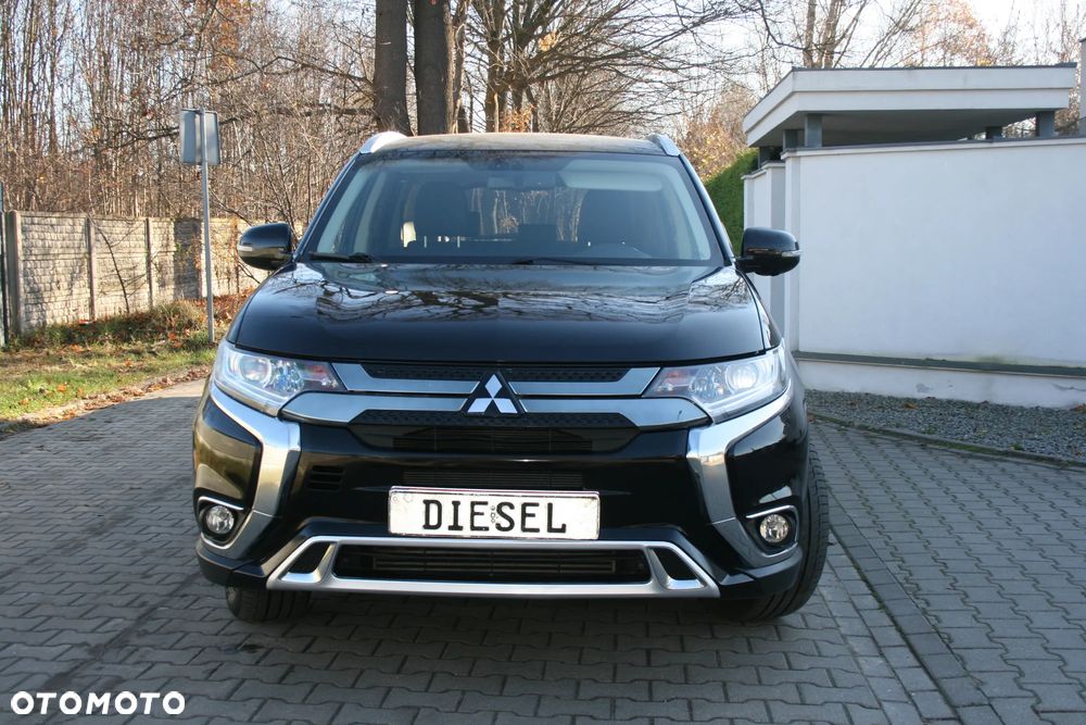 Mitsubishi Outlander - 32