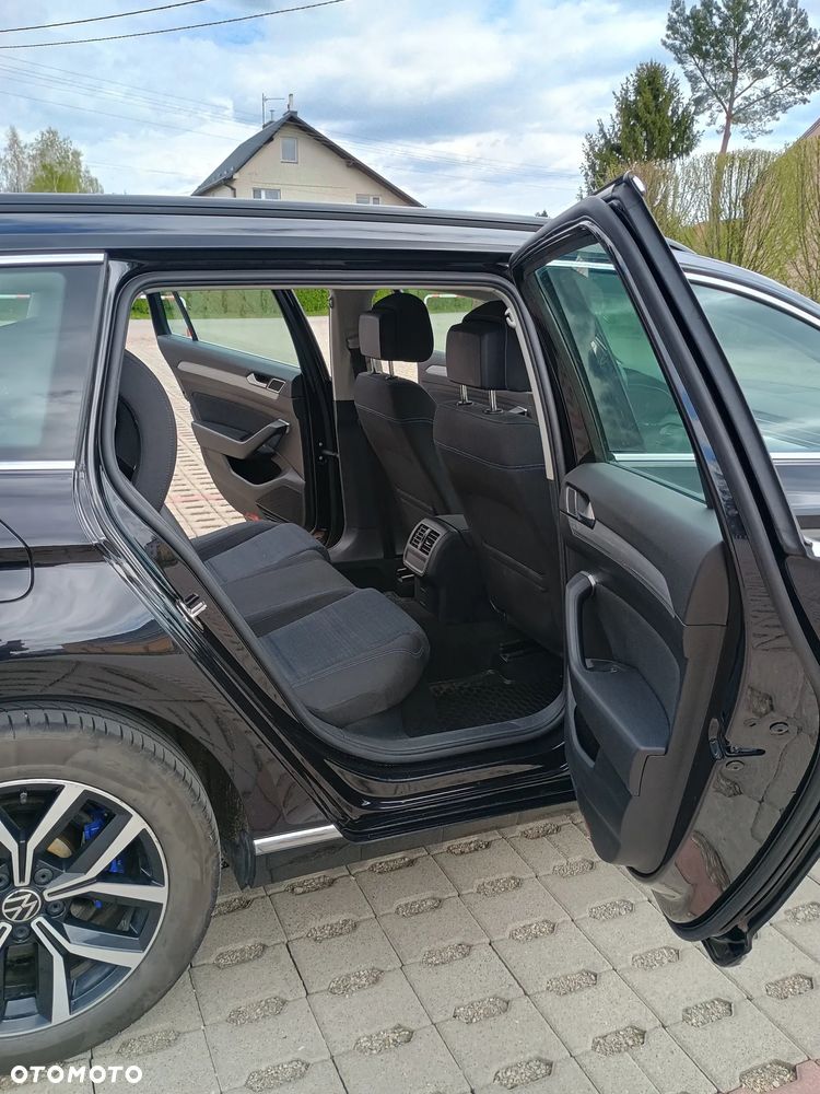 Volkswagen Passat - 15