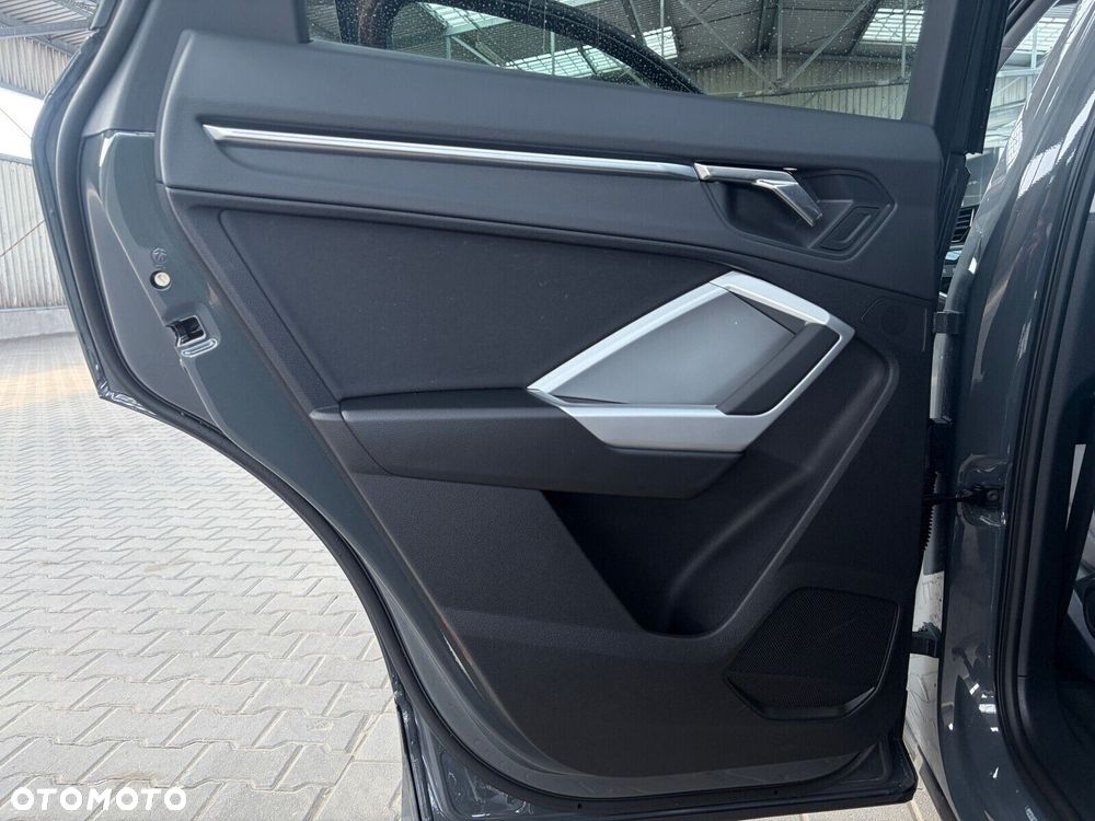 Audi Q3 - 21