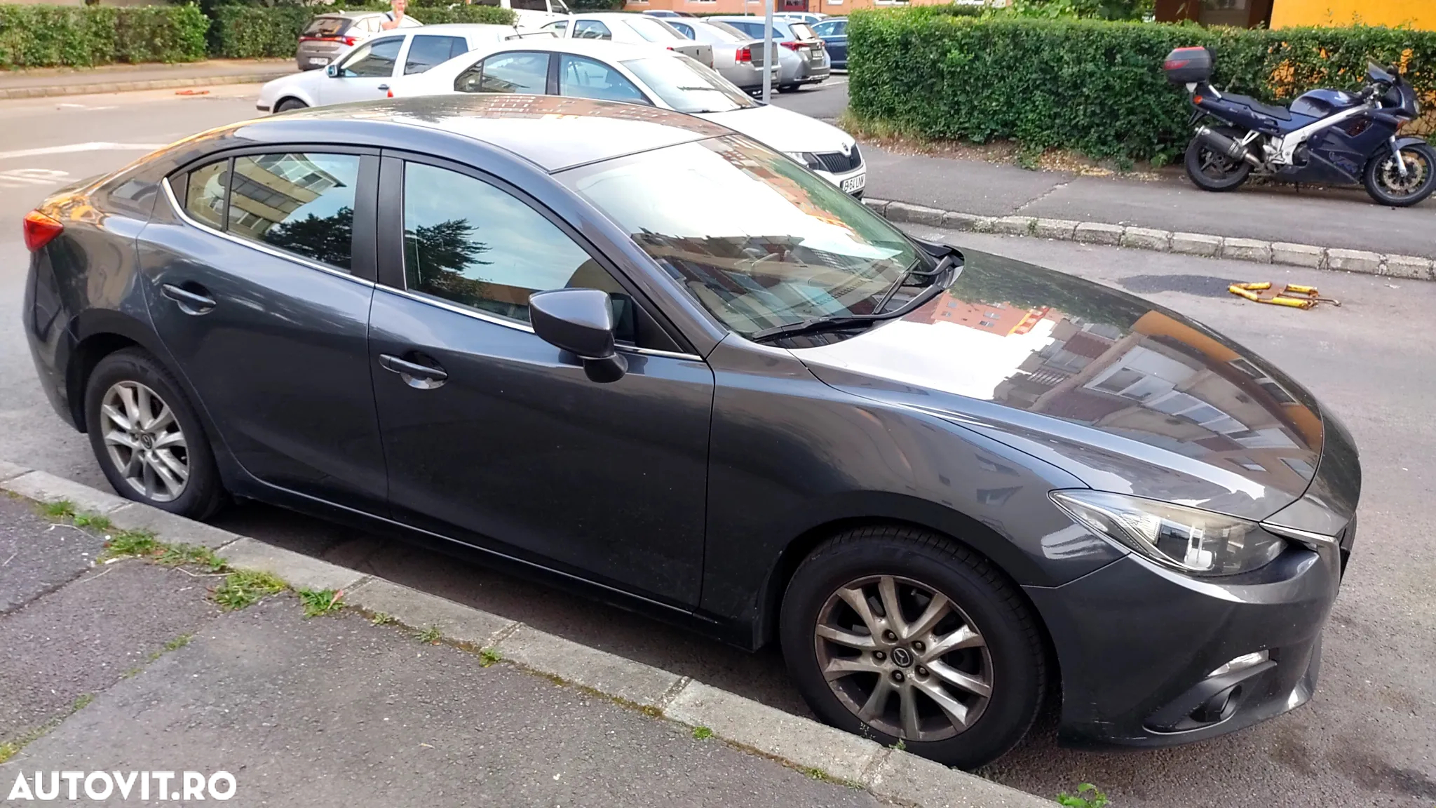 Mazda 3 - 4