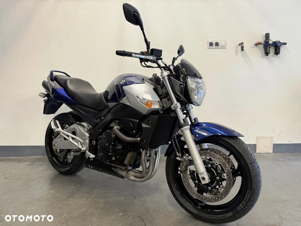 Suzuki GSR