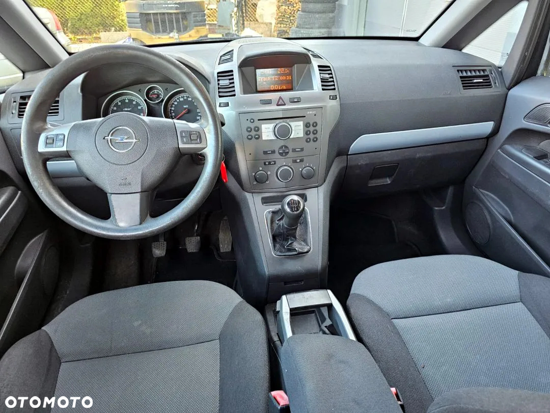 Opel Zafira 1.8 Cosmo - 24