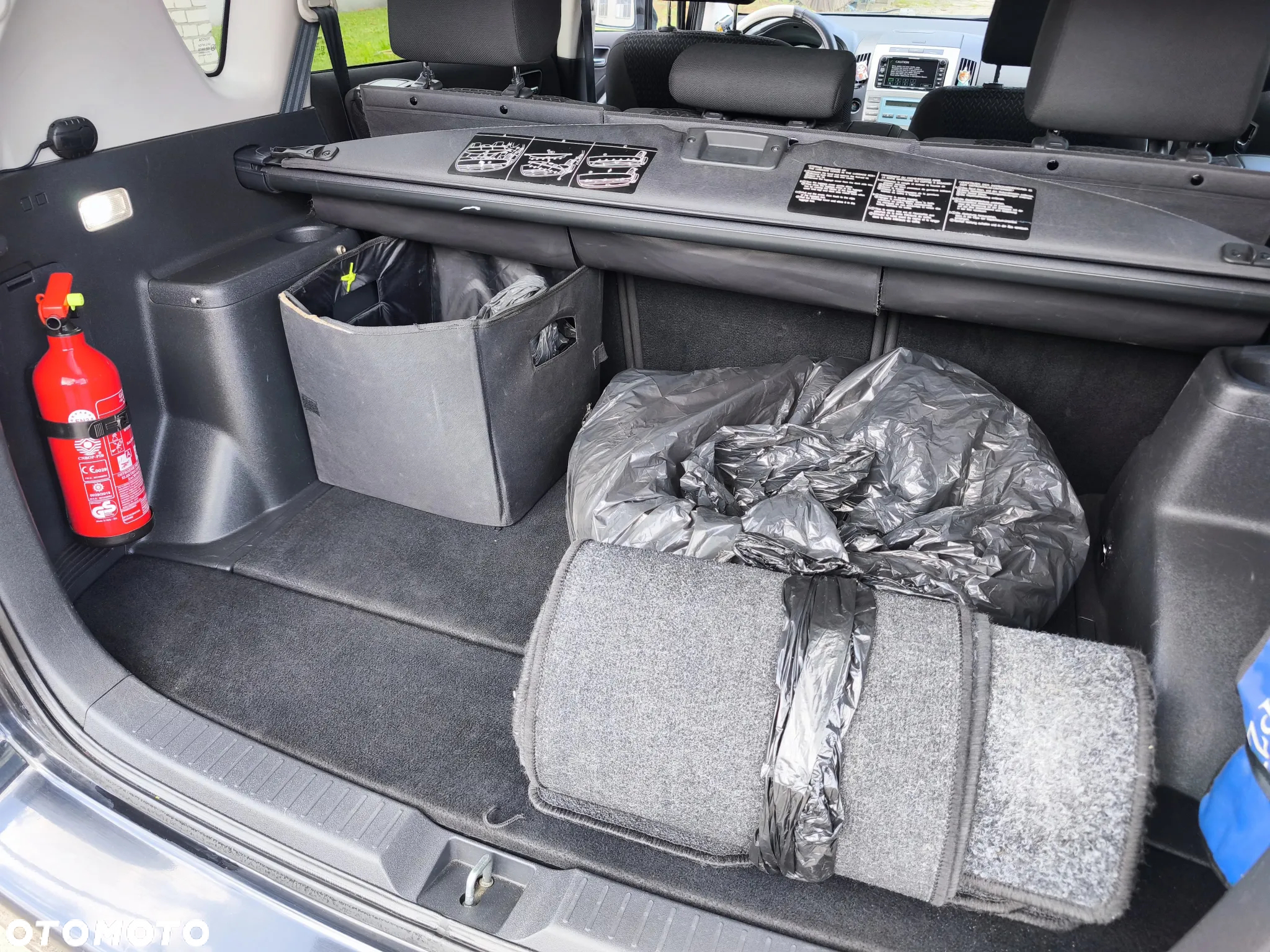 Toyota Corolla Verso 1.8 Premium + - 19