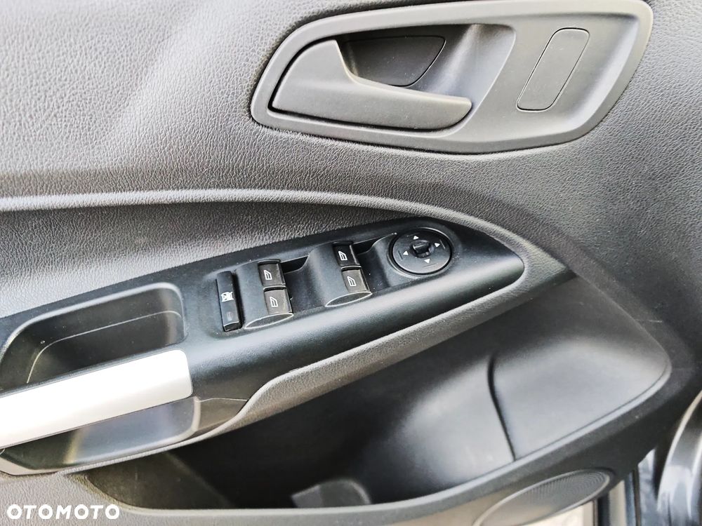 Ford Tourneo Connect 1.5 TDCi Start-Stop Titanium - 19