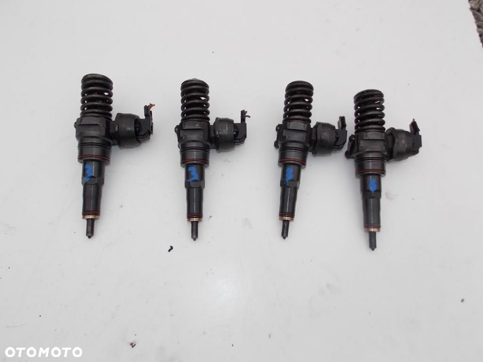 WTRYSKIWACZ POMPOWTRYSK 038130073AJ PASSAT B5 1.9 - 2
