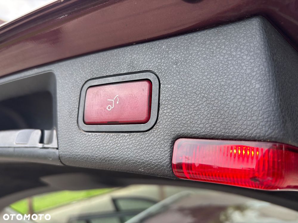 Mercedes-Benz Klasa C 220 CDI DPF Automatik Avantgarde - 23