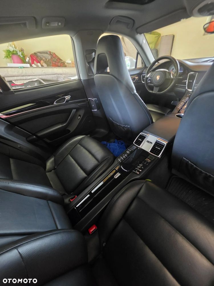 Porsche Panamera 4S - 21
