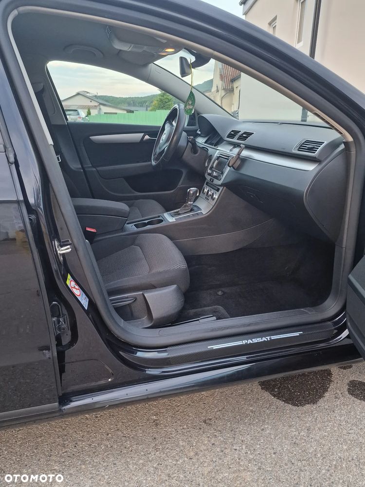 Volkswagen Passat 2.0 TDI Comfortline DSG - 28