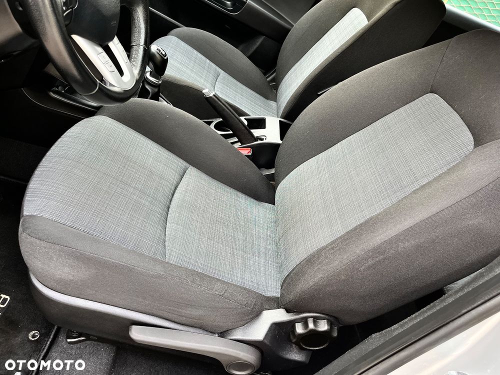 Kia Ceed 1.4 CVVT Attract - 28