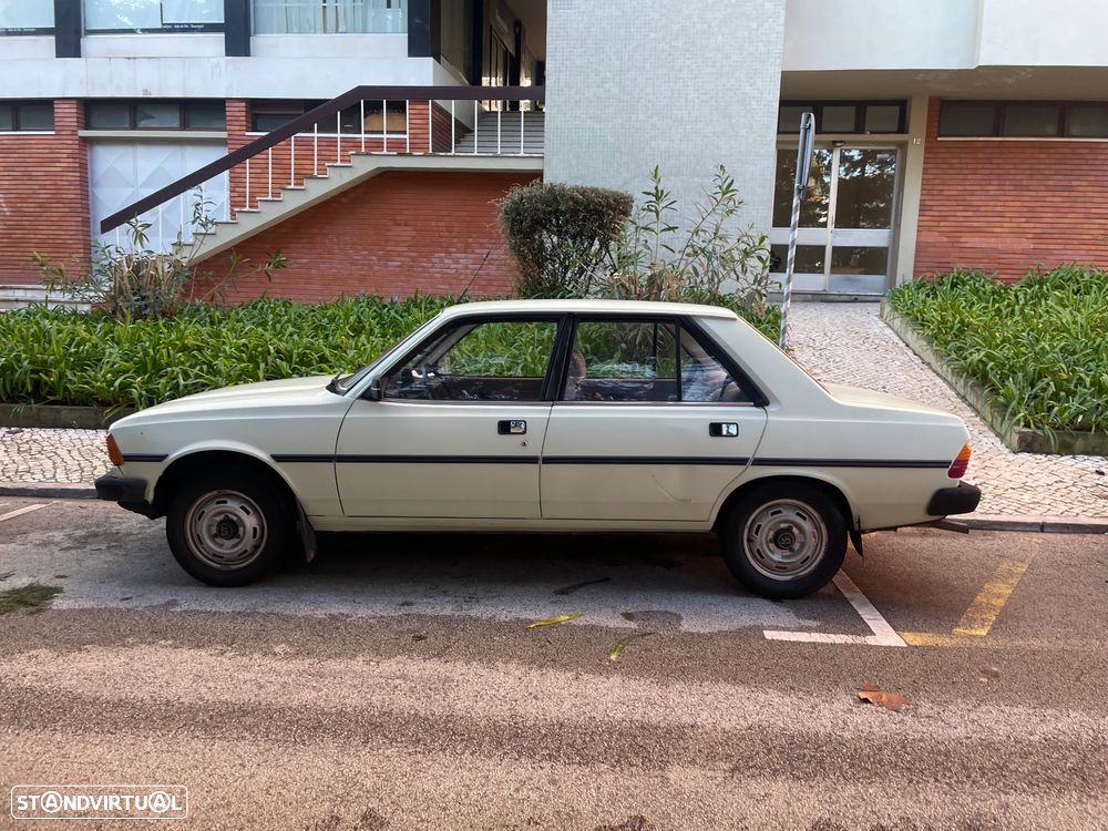 Peugeot 305 - 10