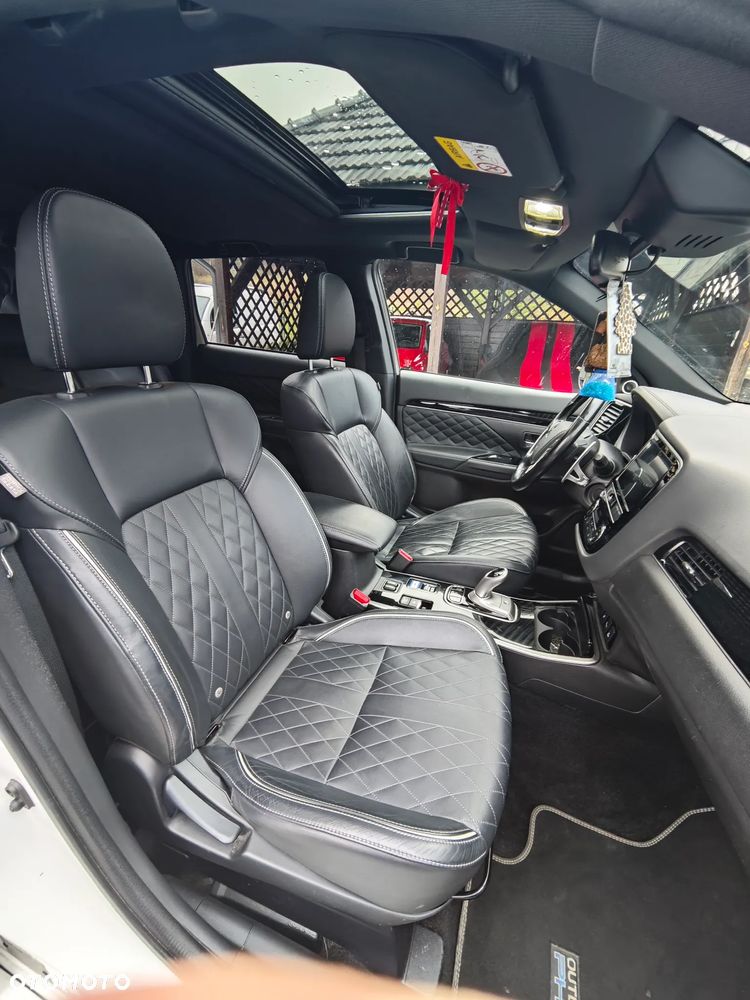 Mitsubishi Outlander Instyle + - 19