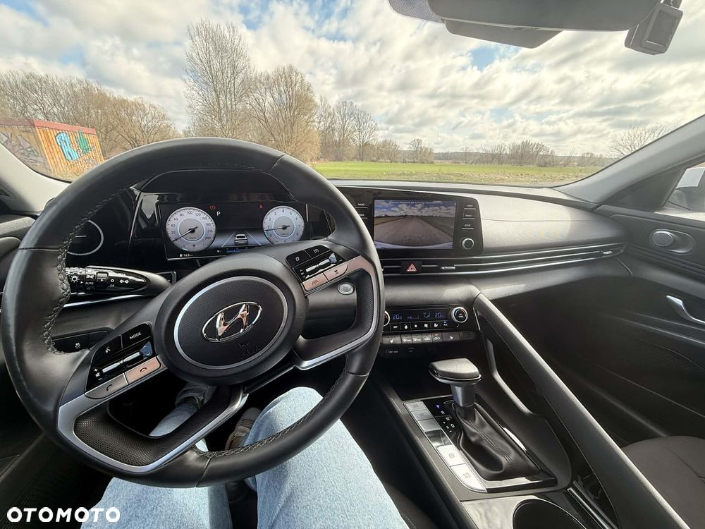 Hyundai Elantra 1.6 Smart CVT - 11