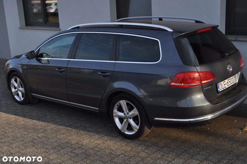 Volkswagen Passat 2.0 TDI DPF Highline - 13