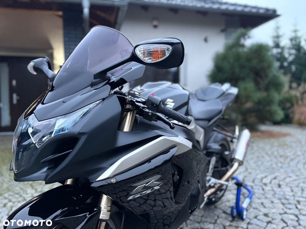 Suzuki GSX-R - 23