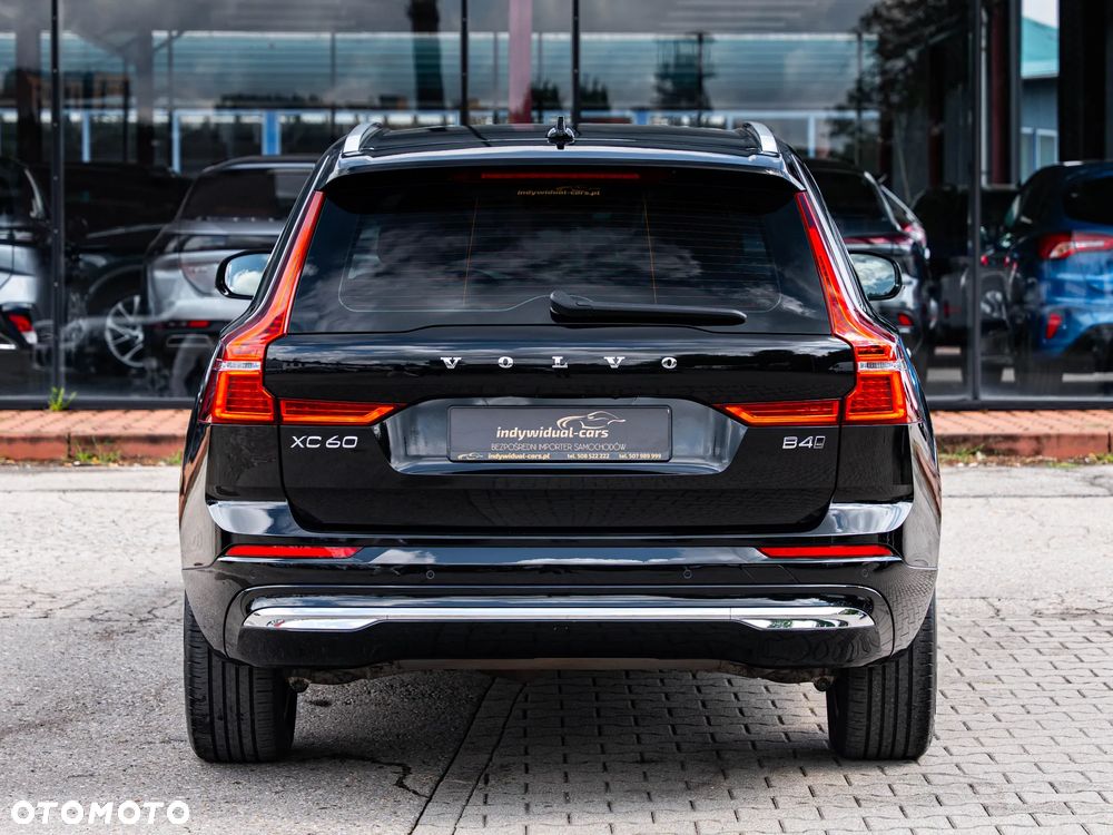 Volvo XC 60 B4 D AWD Ultimate Bright - 19