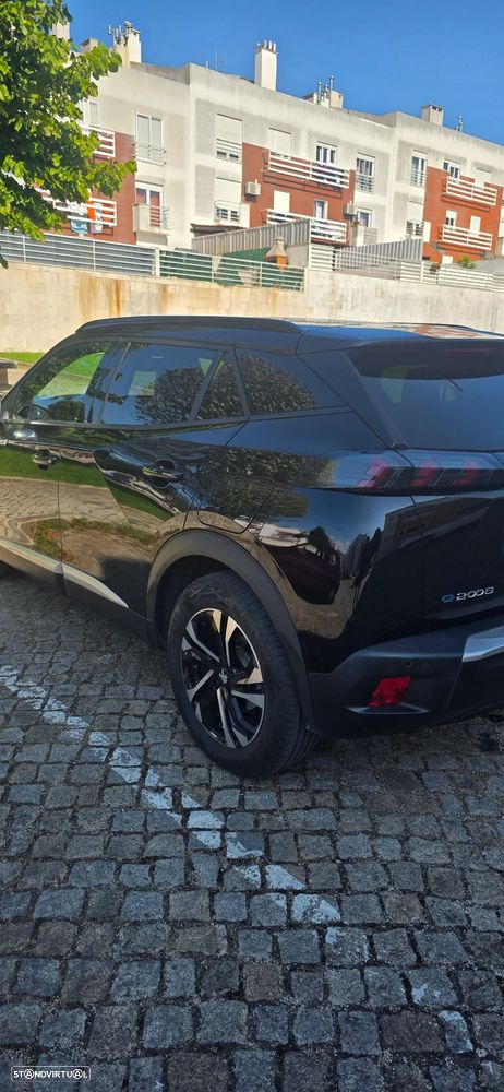 Peugeot e-2008 Allure - 5