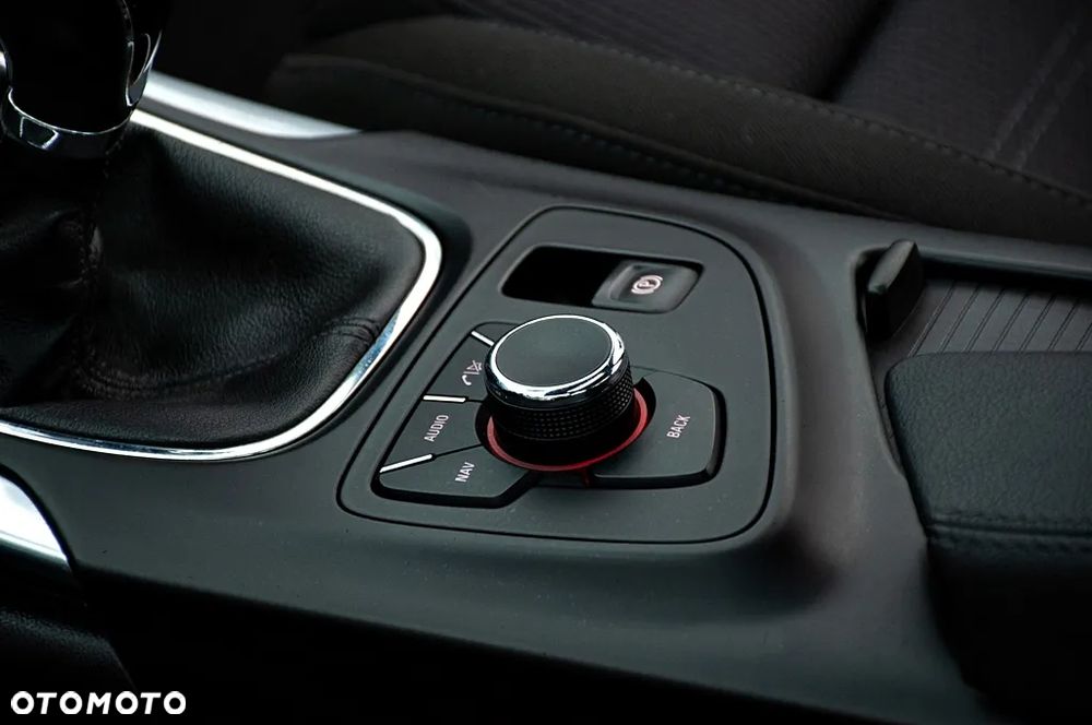 Opel Insignia 1.6 Turbo Sport - 24