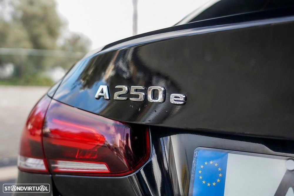 Mercedes-Benz A 250 Limousine e Progressive - 38