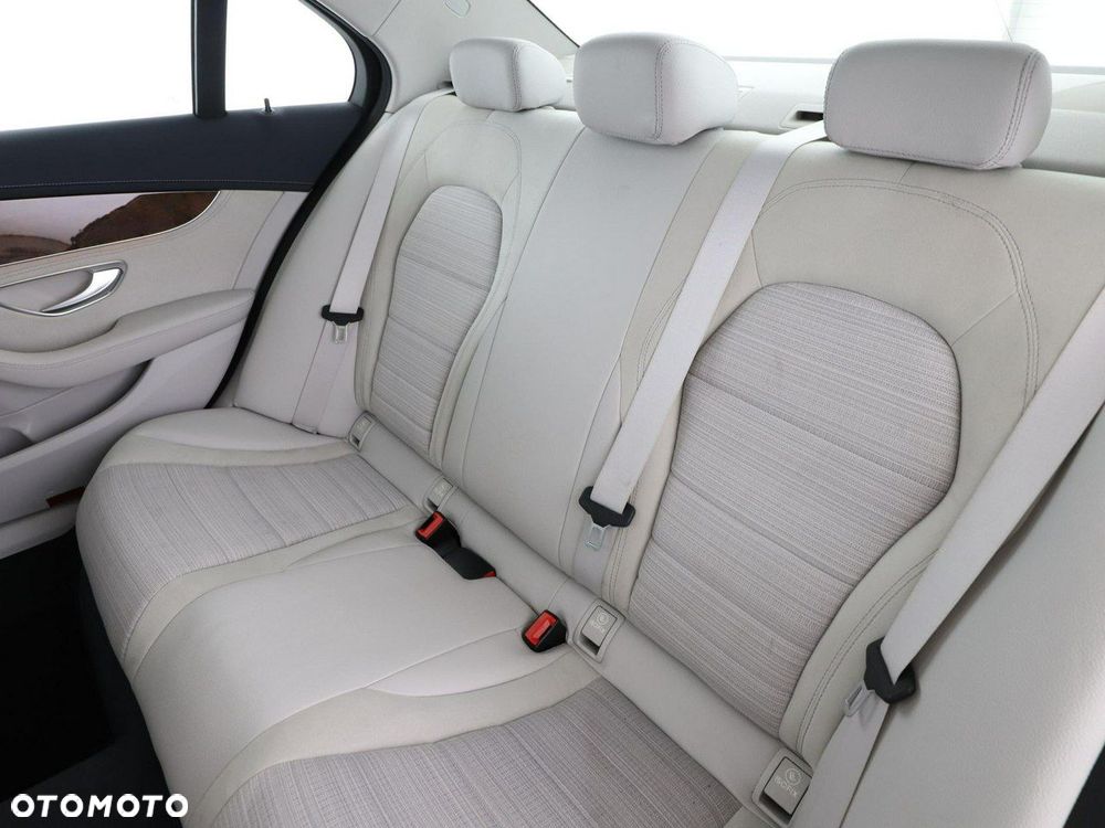 Mercedes-Benz Klasa C 300 7G-TRONIC Exclusive - 18