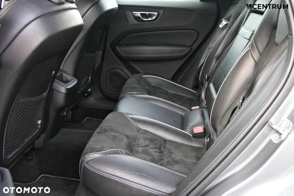 Volvo XC 60 T5 AWD R-Design - 12