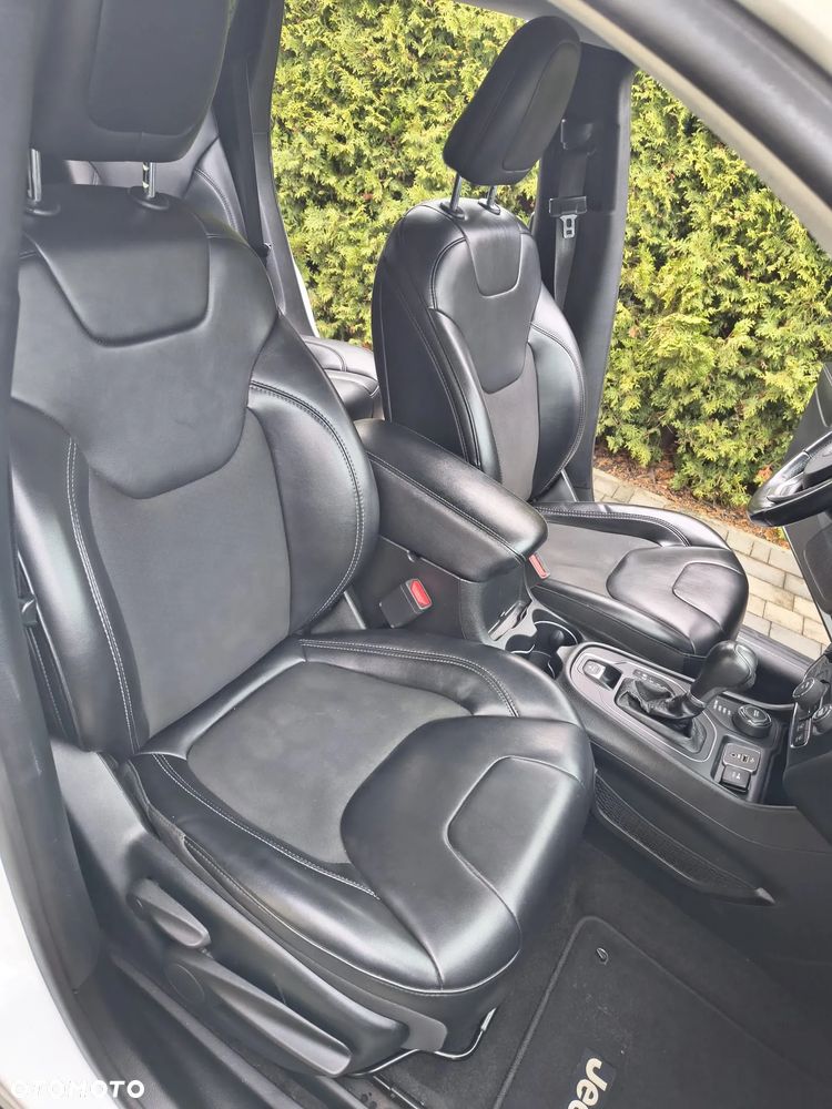 Jeep Cherokee - 15