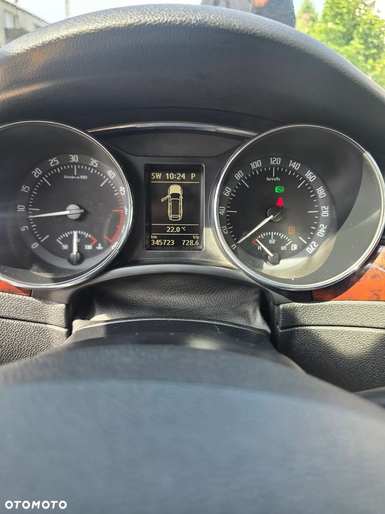 Skoda Superb 2.0 TDI Elegance DSG - 14