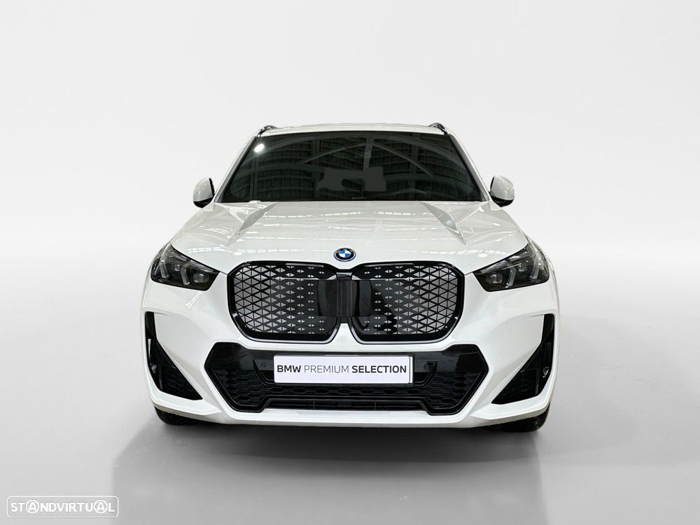 BMW iX1 eDrive20 Pack Desportivo M - 8