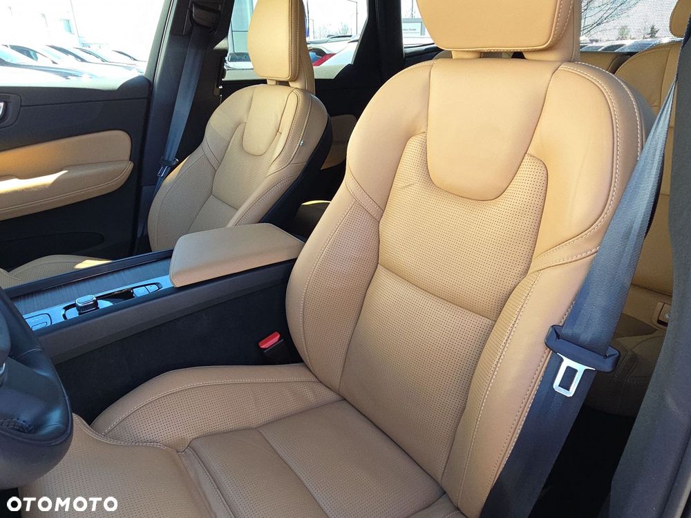 Volvo XC 60 - 22
