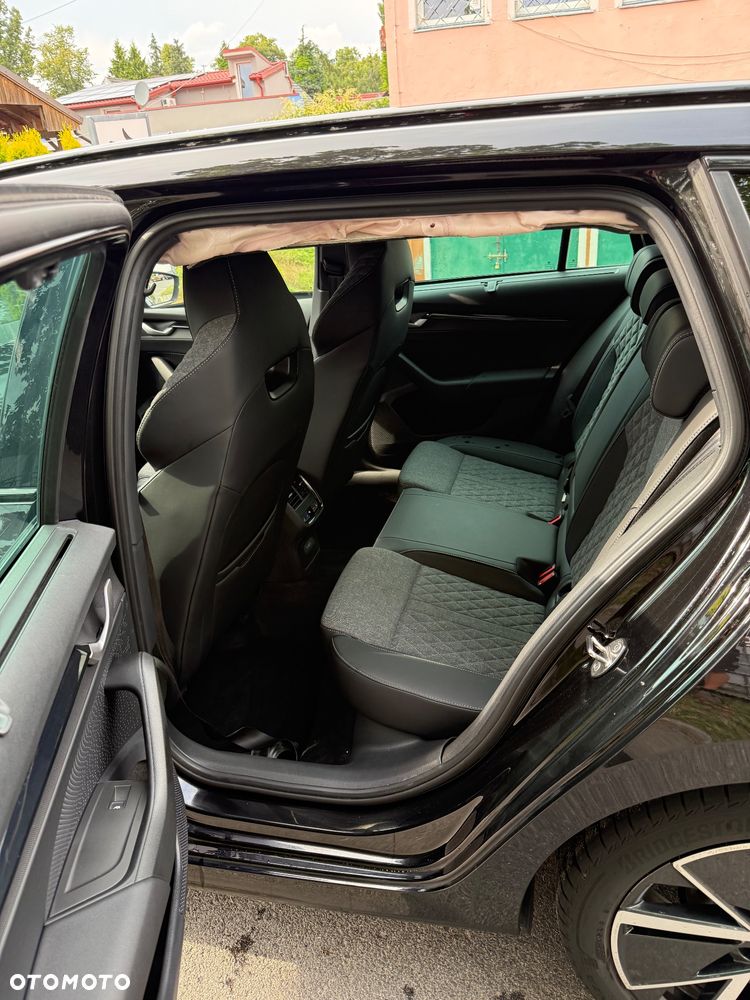Skoda Octavia 2.0 TDI DSG Sportline - 5